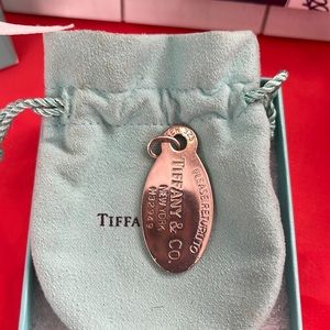Authentic Used TIFFANY & Co. Return to Oval Tag Pendant , 925 Sterling Silver